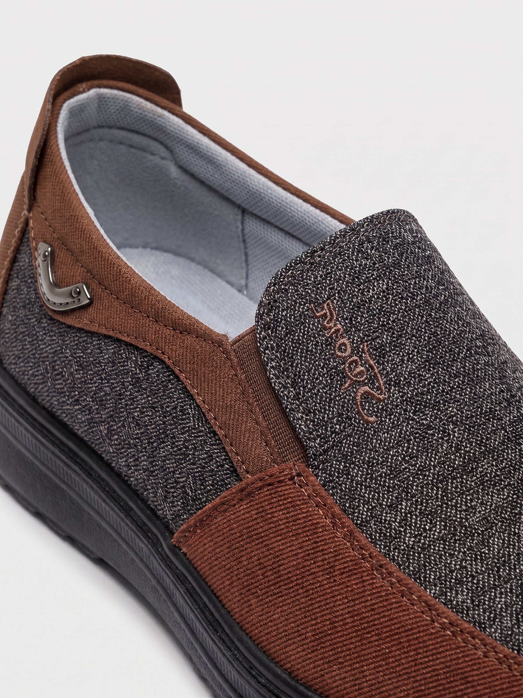 Zapatos León™ Elegancia y Comodidad